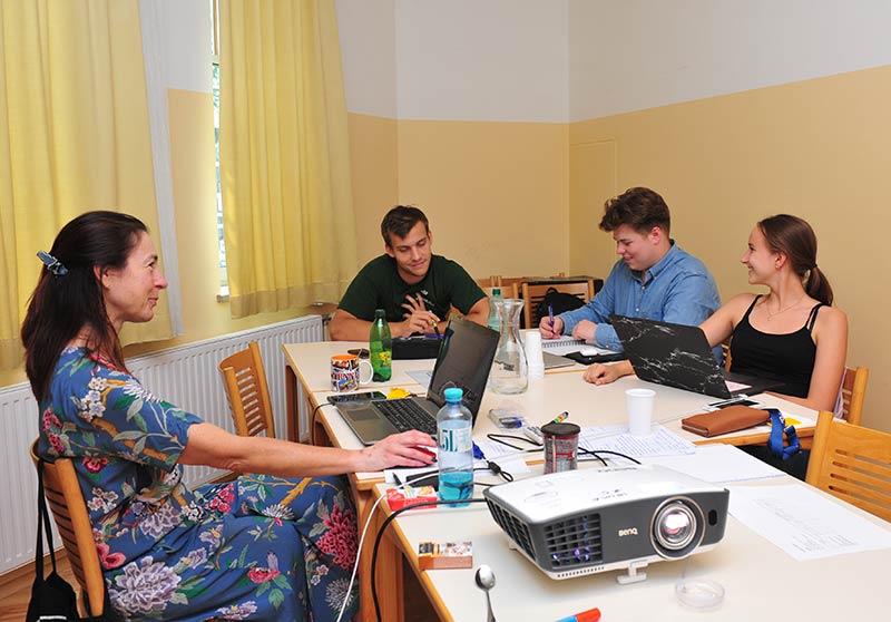 teacher_classroom2