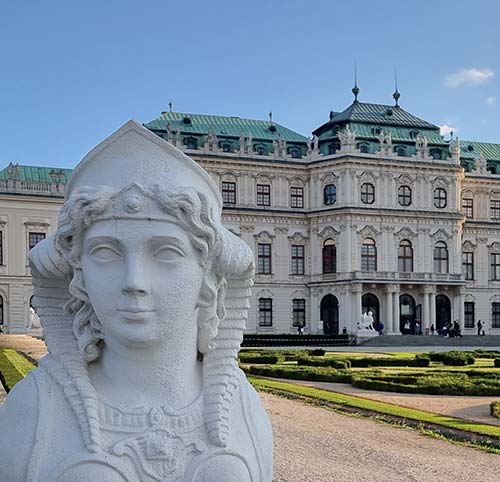 belvedere-statue