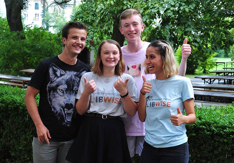 happy-students-group-800_558px