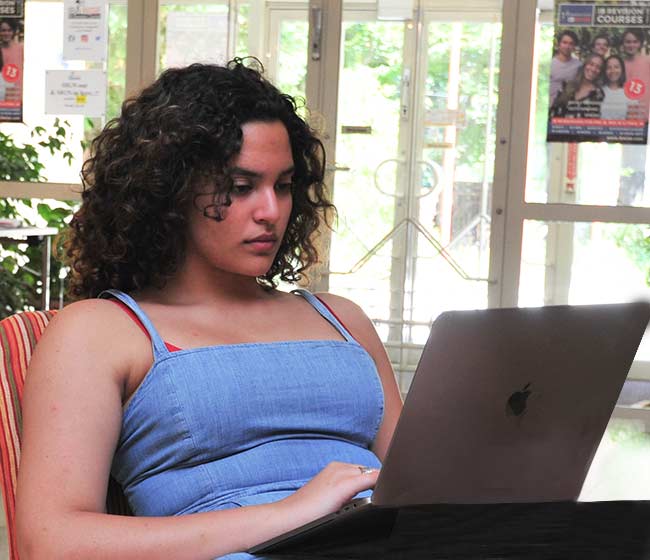girl-laptop-hall